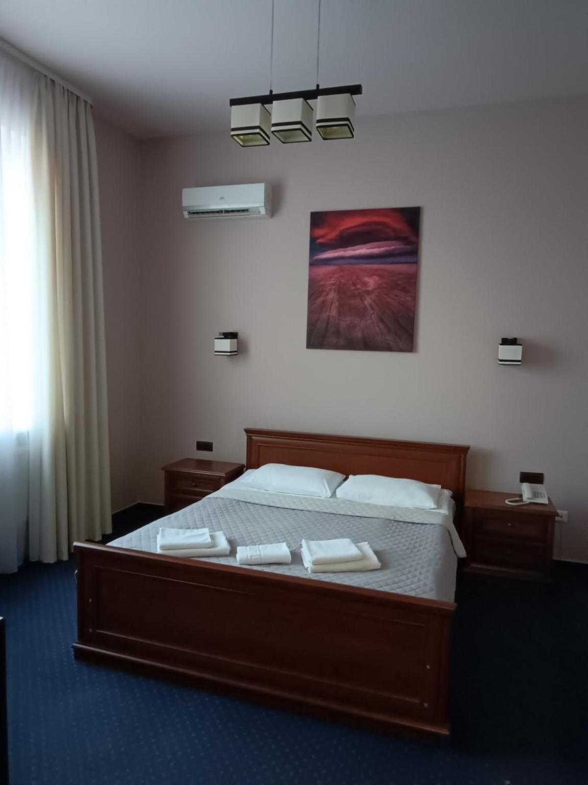 Gosudar Hotel Kropyvnytskyi Exterior photo